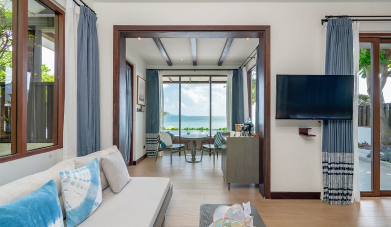 Beachfront Pool Villa 3